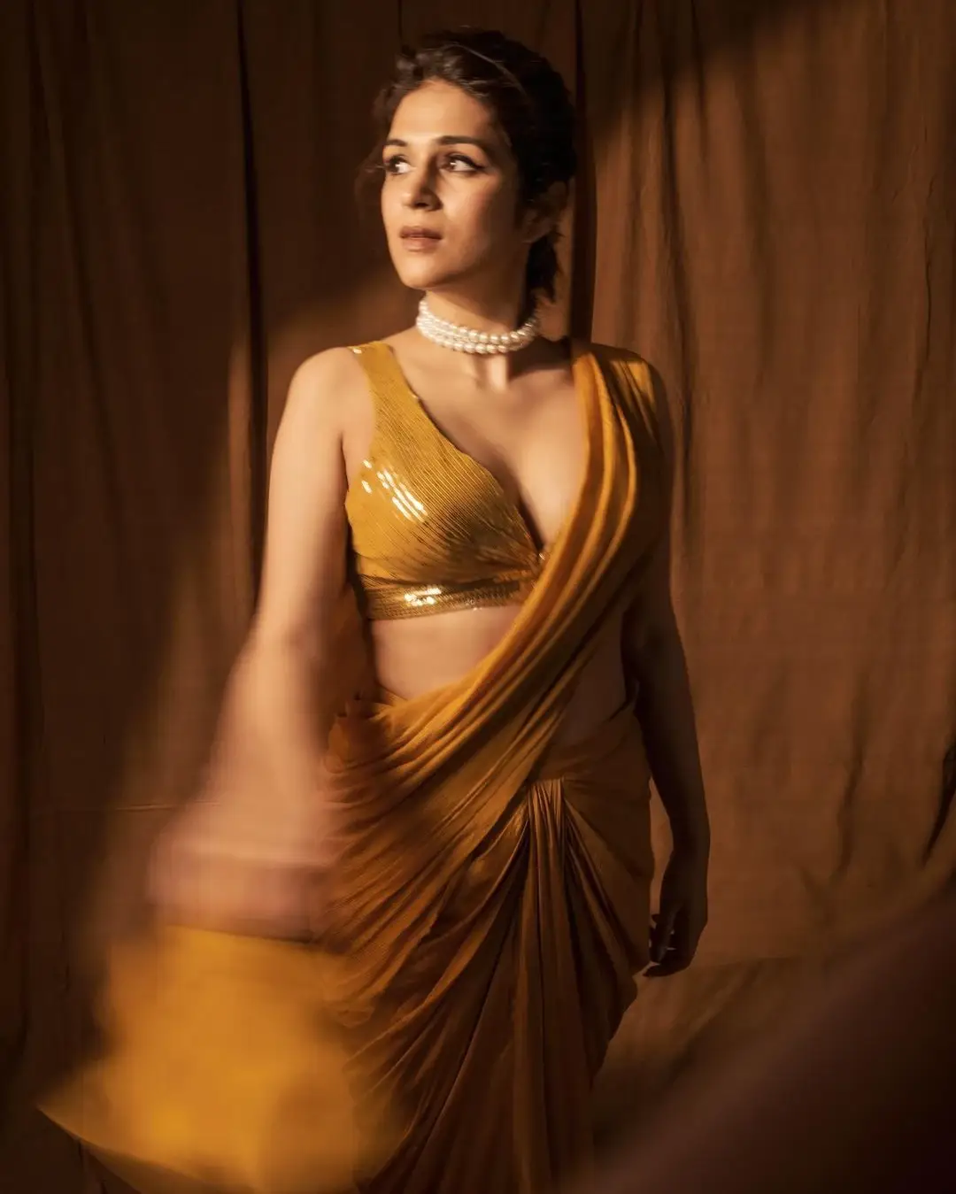 BEAUTIFUL INDIAN ACTRESS SHRADDHA DAS IN YELLOW SAREE 7